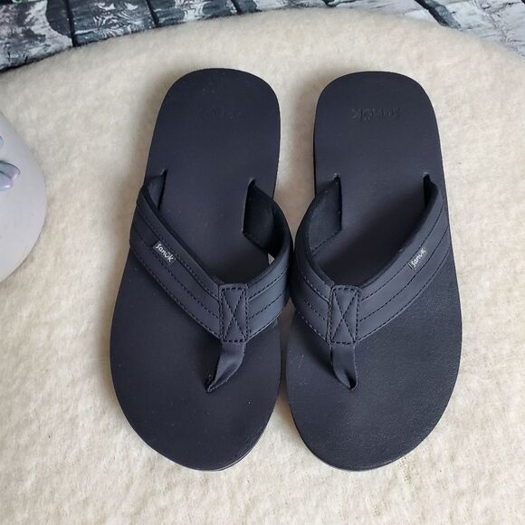 Men's Sanuk Flip Flops - Picture 2 of 6